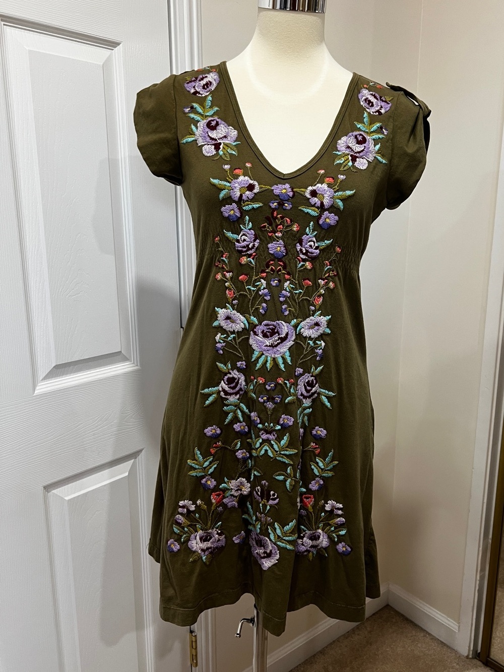 Johnny Was Embroidered Cotton Dress olive Green Size Small V-Neck Multicolor